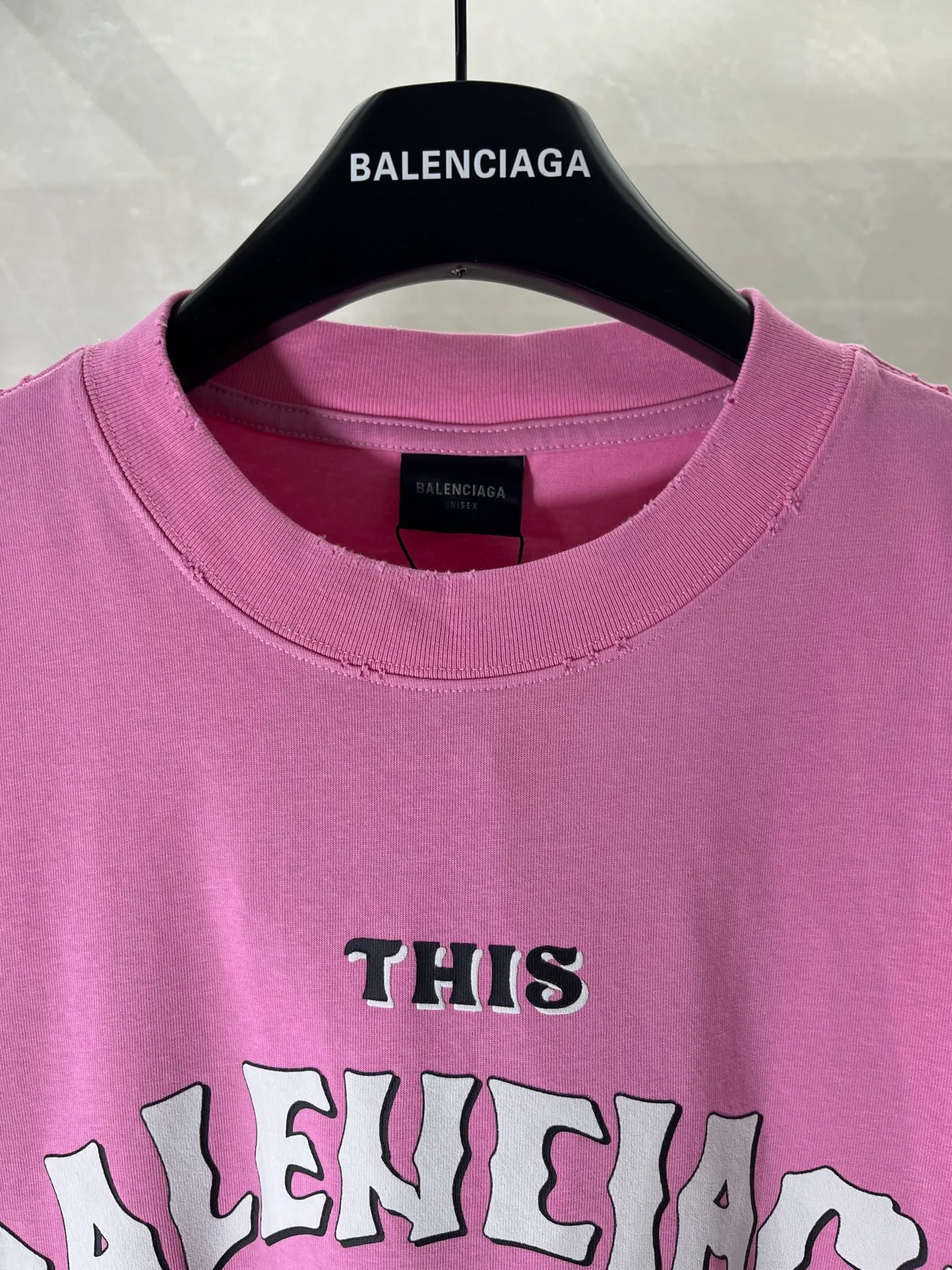 P115💰 -BALENCIAGA- 、 300 . Retro 、 、 、 not been done 、 ，Retro ， 15s ; 32s 。 、Breathable 、 Wear-Resistant ， 。Retro ， Retro ， ， 。 ， ， ， 。 notbeen done ， ， ， 。 ， 、 ， ， 。 ， ， ， 、 。 。 ， 。 oversize ，oversize ， ， ， 、 、 ， 。 ， ， 。 :Pink Sizes:XS-L